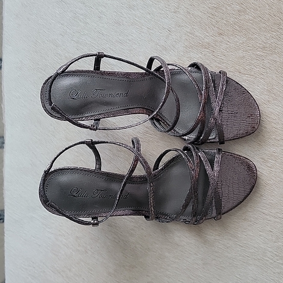 Lulu Townsend Heels Size 6M - Picture 1 of 7